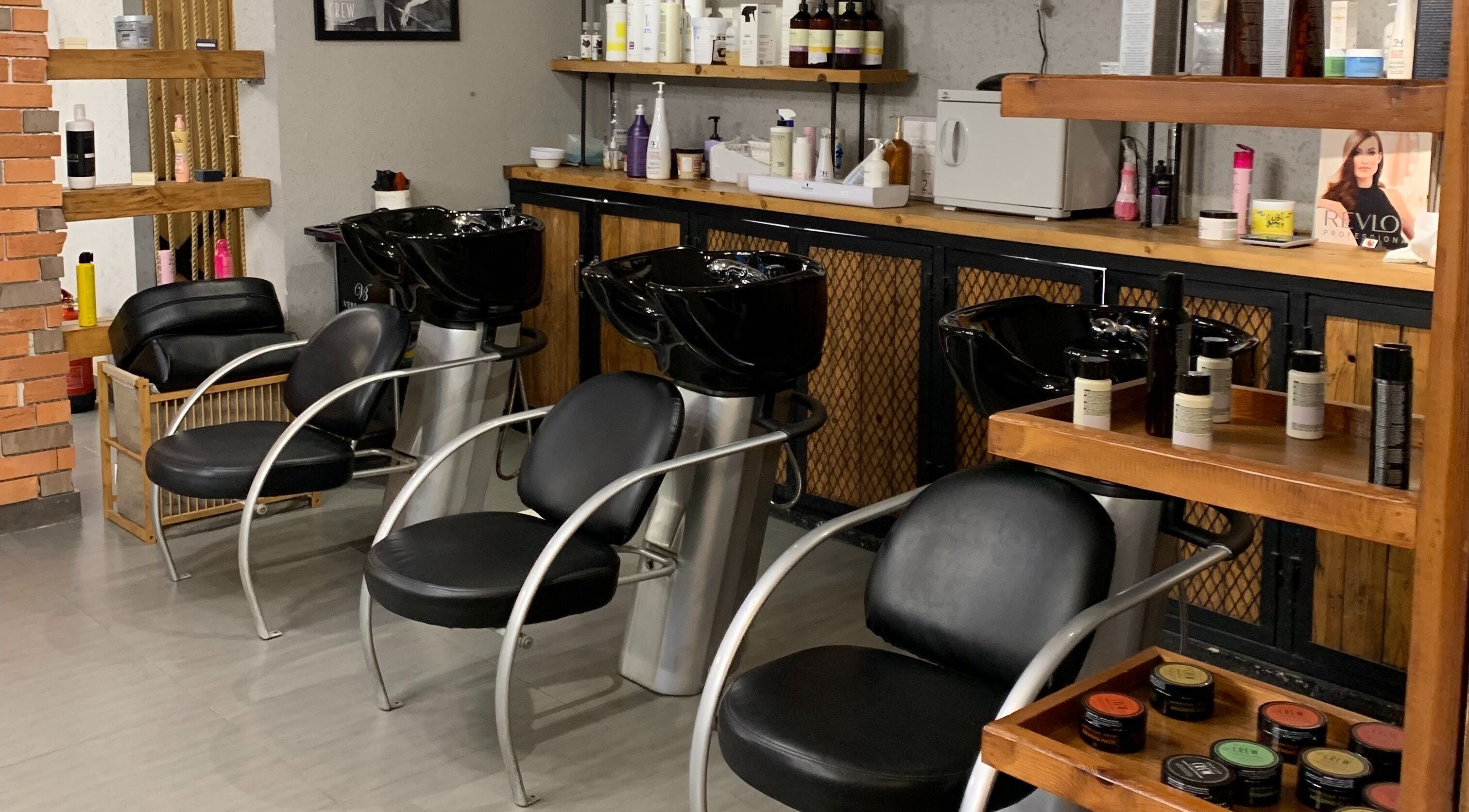 Modern salon seating at White Bamboo in Jeddah, Makkah Province, SA offers premium beauty services.