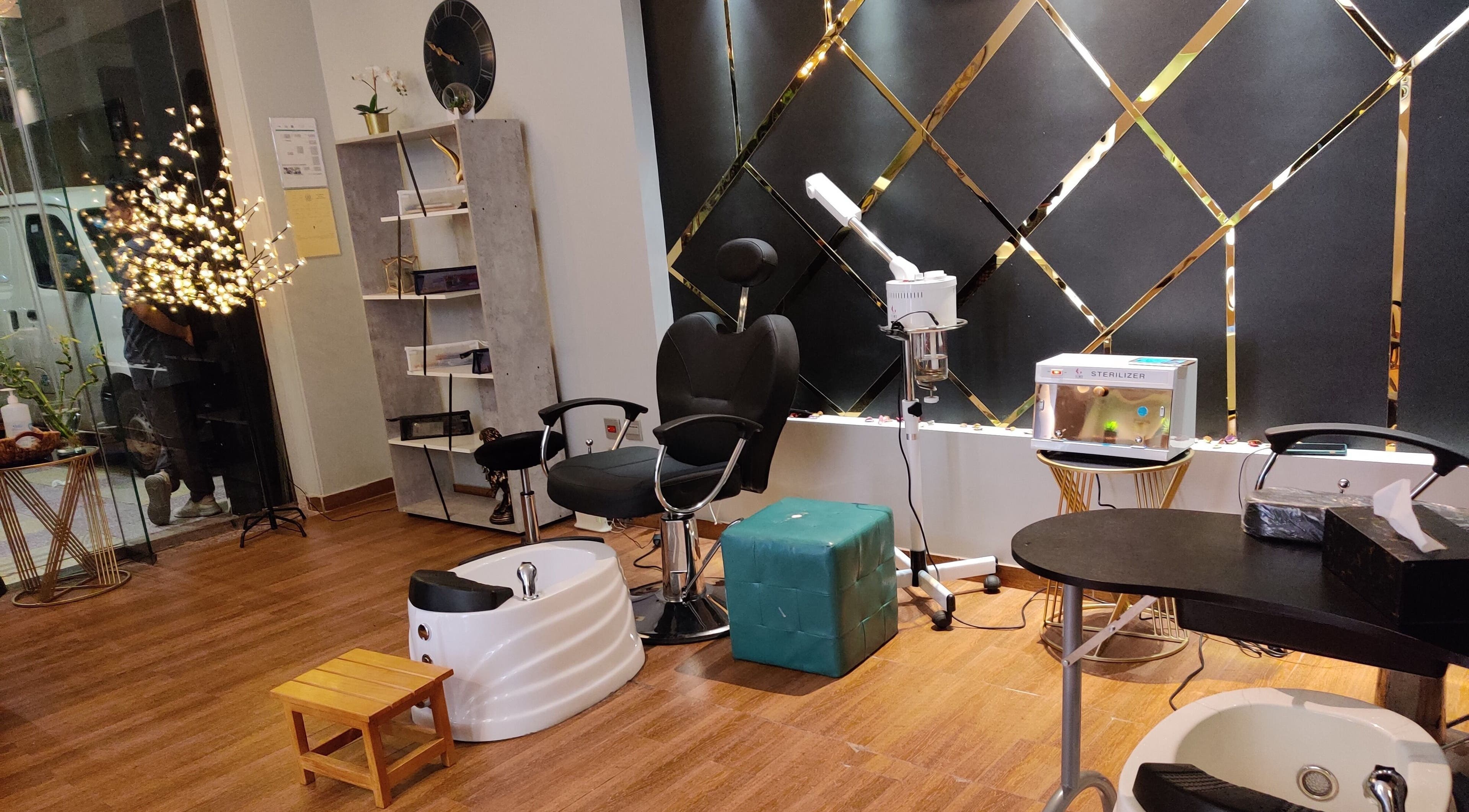 Relaxing beauty room setup at White Bamboo, Jeddah, Makkah Province, SA, featuring spa and beauty equipment.