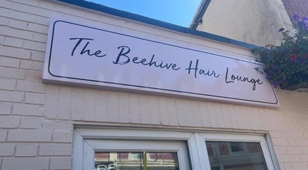 The Beehive Hair Lounge imagem 3