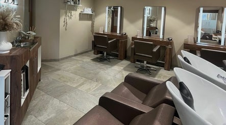 Hbl Hair Salon, bild 3