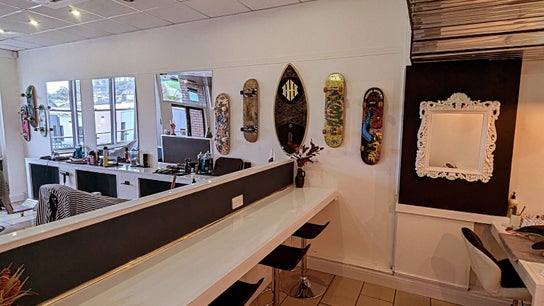 Head Honcho's Barbershop/Salon