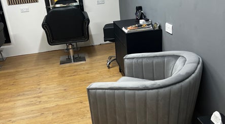KM Hair Design, bilde 2