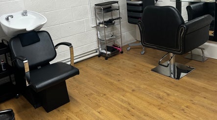 KM Hair Design, bilde 3