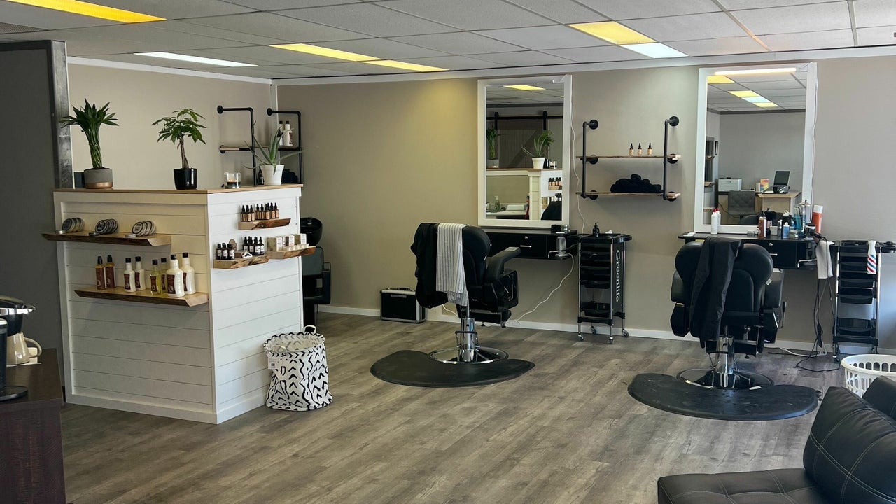 Best salons and barbershops for a head shave Near Me in Central Industrial,  Saskatoon | Fresha