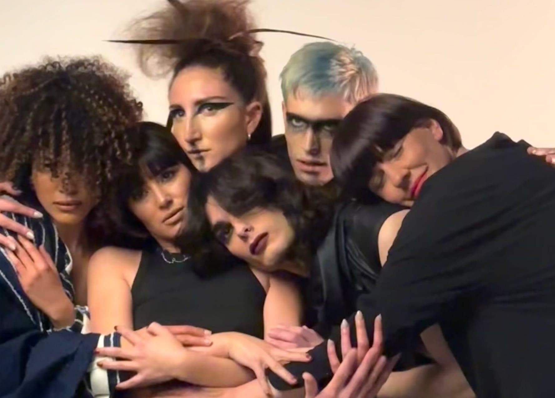 Grupo diverso de modelos con peinados únicos en Zane Hair Designer Studio Guemes Mdq, Mar del Plata, Provincia de Buenos Aires, AR.