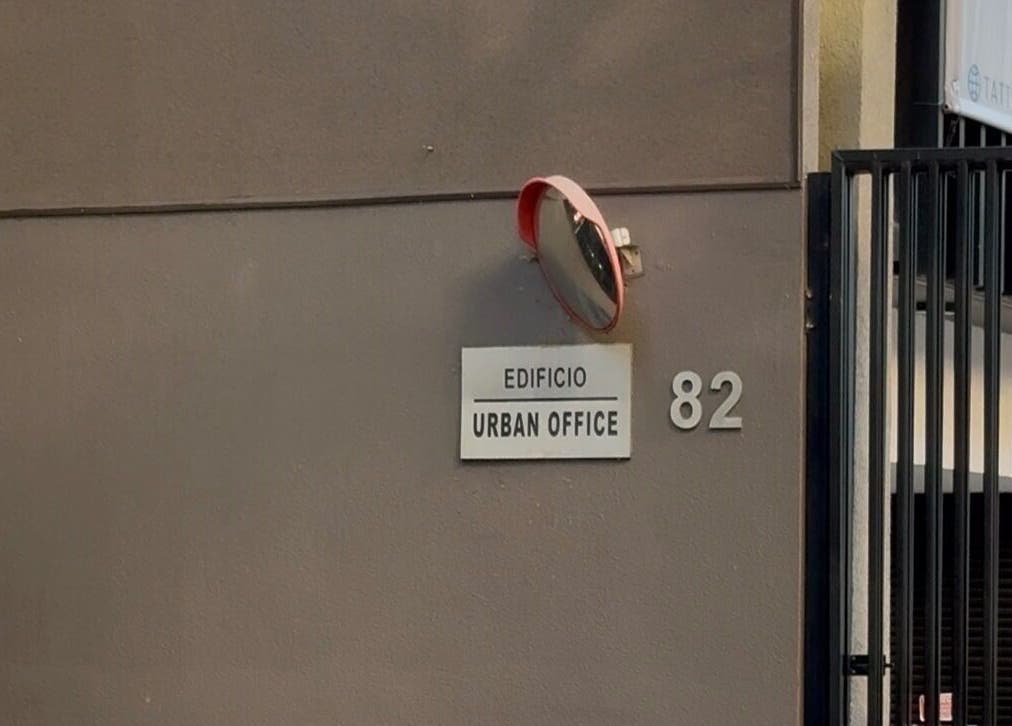Fachada de Urban Office, entrada a Urania - Providencia - Medicina Estética ✨ en Providencia, Región Metropolitana, CL.