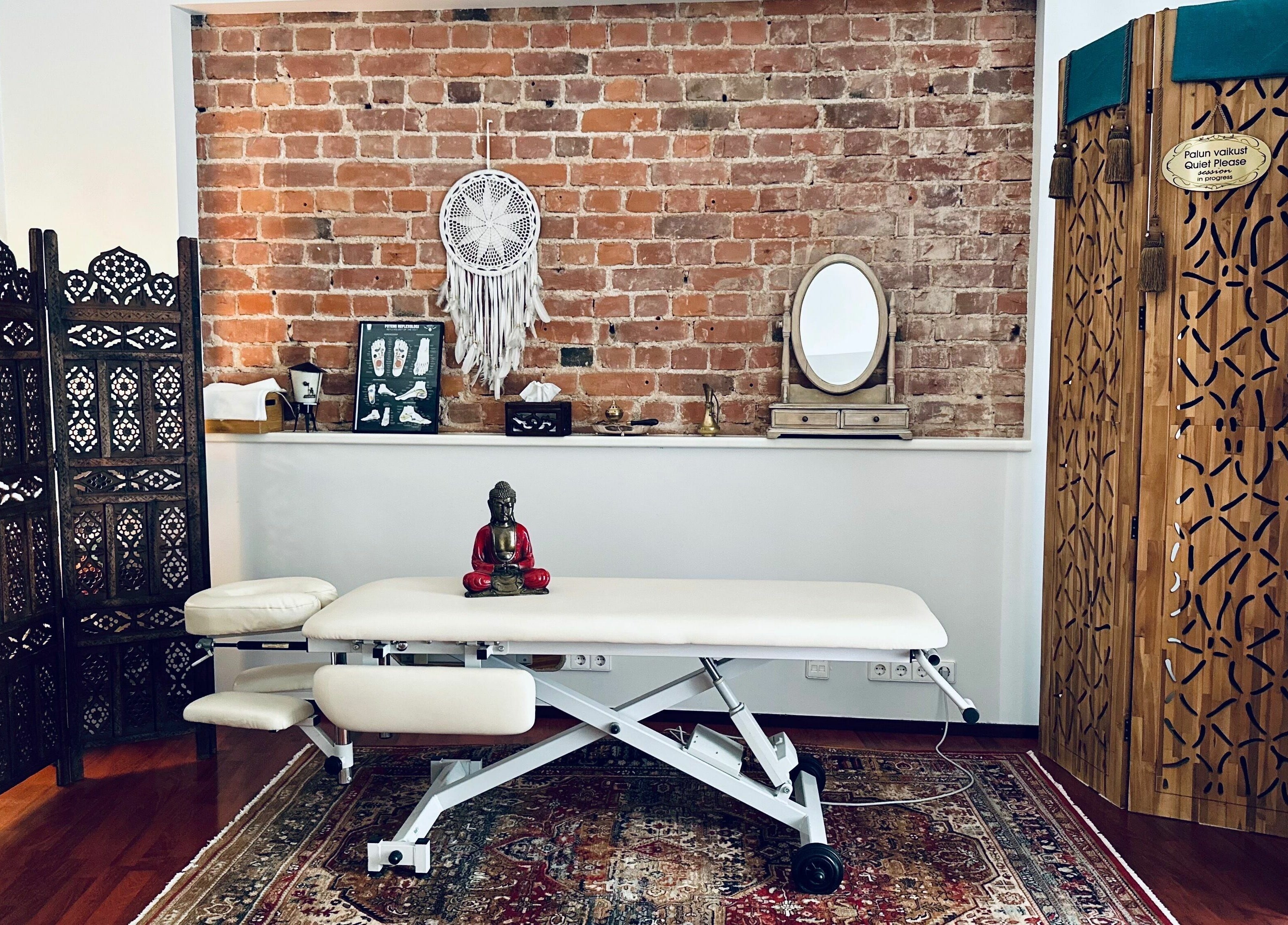 Peaceful massage room at MassaažiStaap, Tallinn, Harju maakond, EE with a serene ambiance.