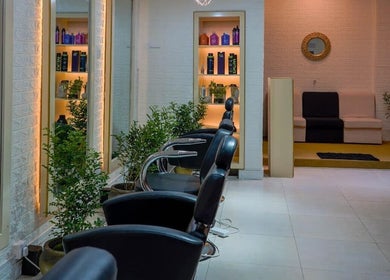 Elegant seating and mirrors at Studio Zee | Colombo 07, Colombo, Western Province, LK.
