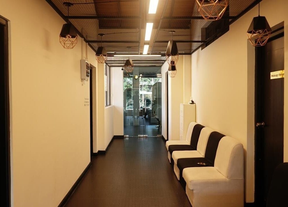 Chic hallway at Studio Zee | Colombo 07, featuring modern decor and seating. Located in Colombo, Western Province, LK.