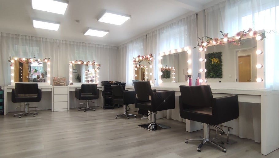Jessica Gilbert Hair, bilde 1