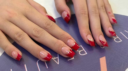 R and R Nails Beauty and Barbering image 2