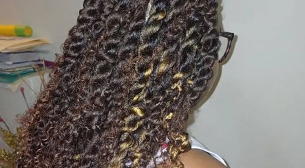 BGlam Beauty Studio imagem 2