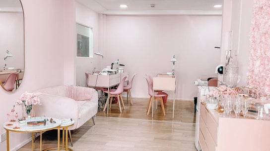 DEBORA BRAZ AESTHETIC CLINIC