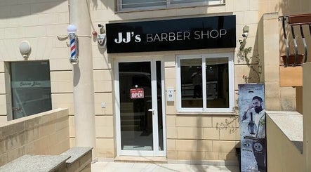 Barber Tina at JJ's Barber Shop