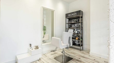 Miza Hair Salon afbeelding 2