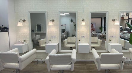 Miza Hair Salon imaginea 3