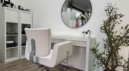 Miza Hair Salon afbeelding 3