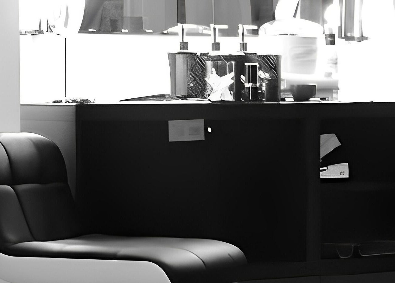 Elegante area relax presso Giò, Bergamo, Lombardia, IT. Atmosfera raffinata e minimalista.