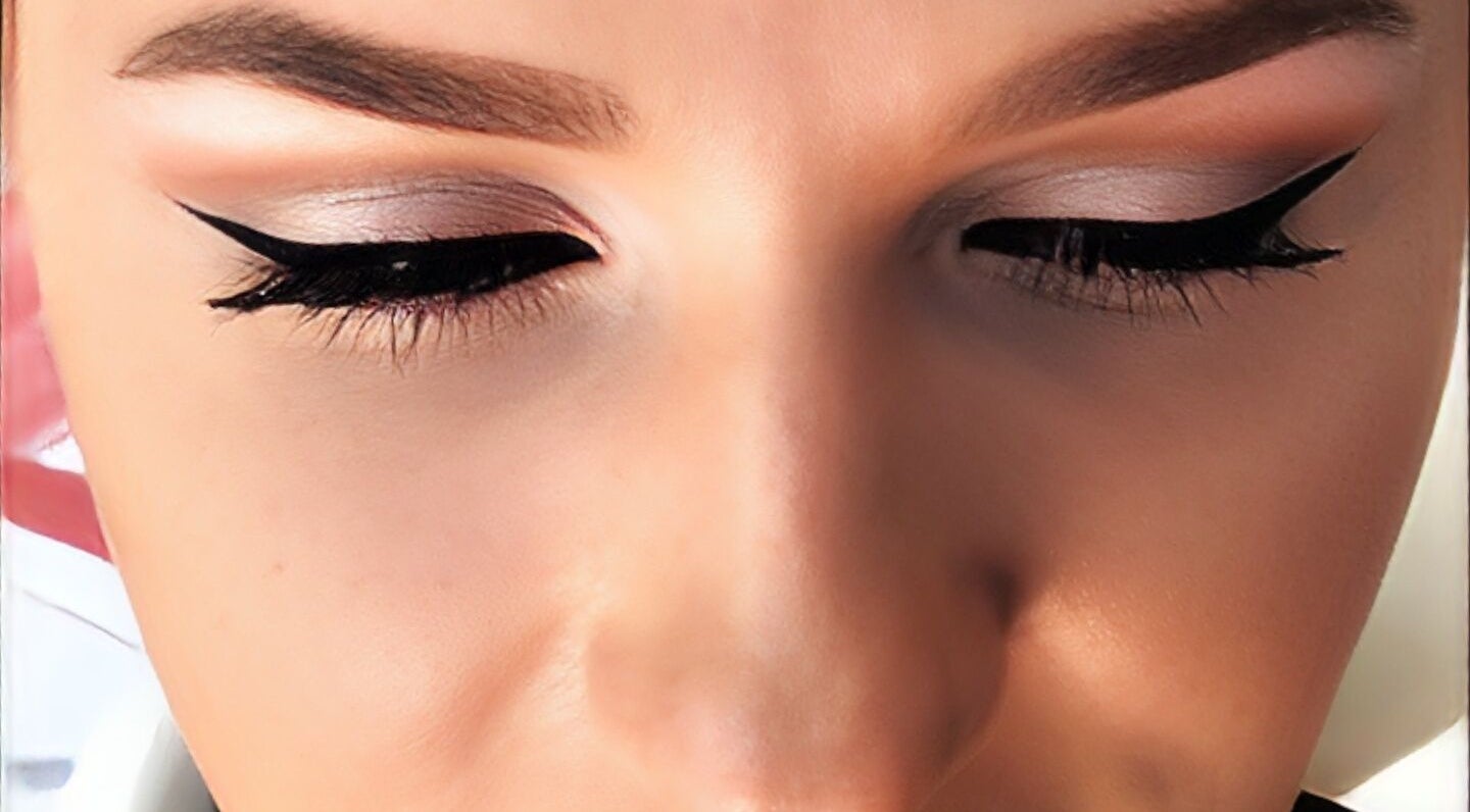 Occhi con trucco avanzato e eyeliner nero presso Giò, Bergamo, Lombardia, IT.