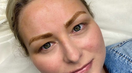 Rebecca Gray Permanent Makeup slika 2