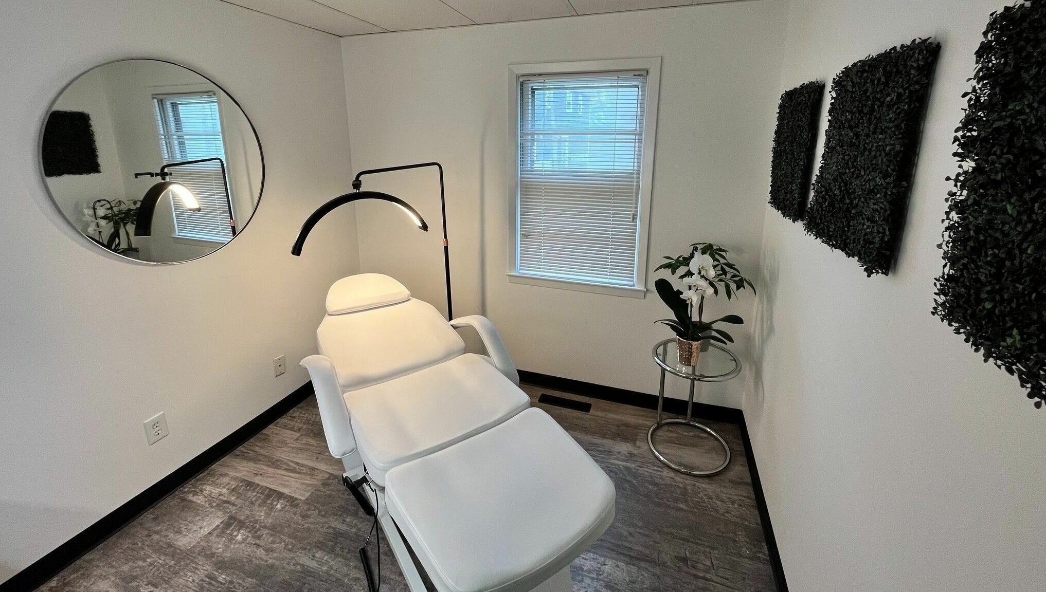 Relaxing treatment room at Anda Organic Boutique Spa, West Islip, New York, US, with a modern aesthetic style.