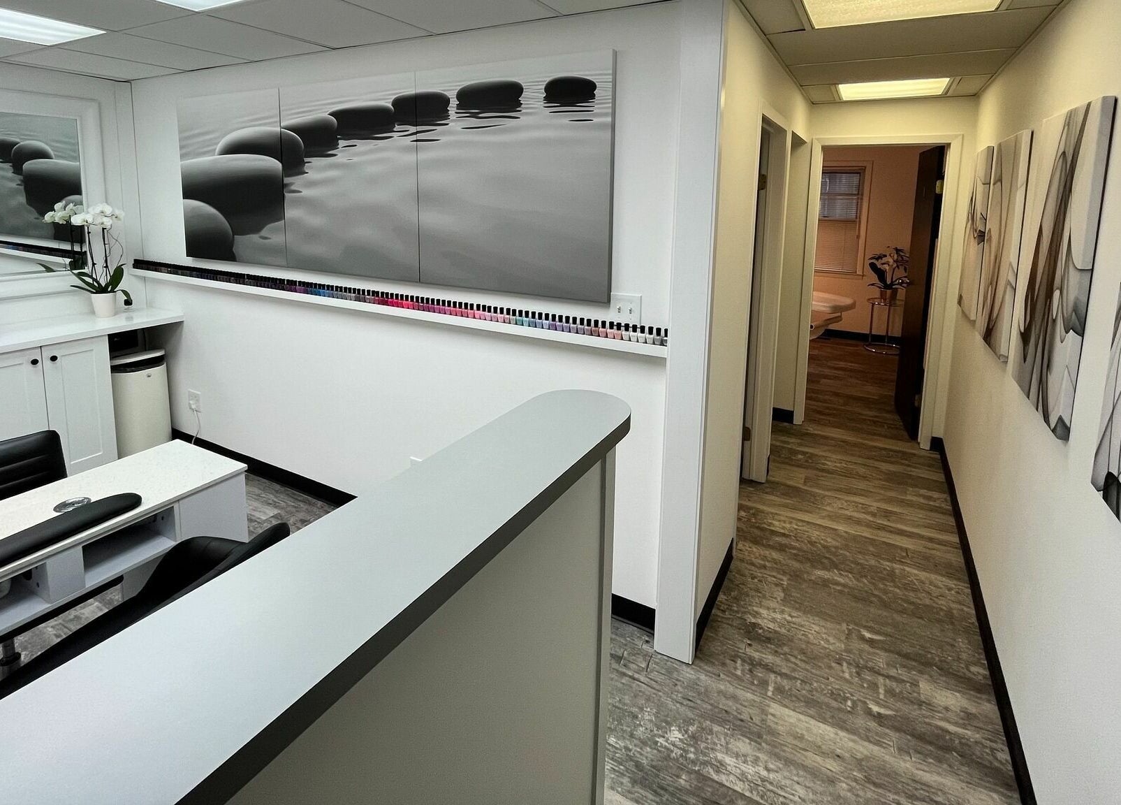 Elegant spa hallway at Anda Organic Boutique Spa, West Islip, New York, US, featuring stylish decor.