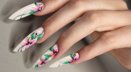 Beautiful floral nail art at Indulge Nails and Beauty Salon, Benoni, Gauteng, ZA.