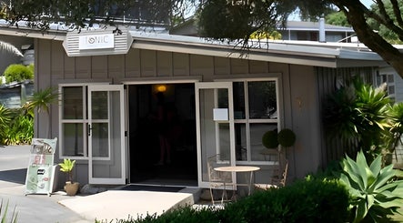 รูป Tonic Hairdressing 3