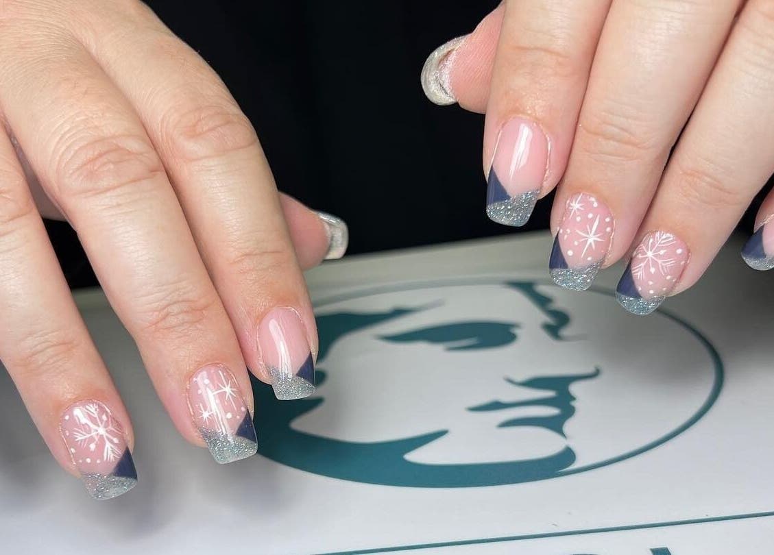 Unghie decorate artisticamente presso Mariaclara Studio Estetico, Ribera, Sicilia, IT.