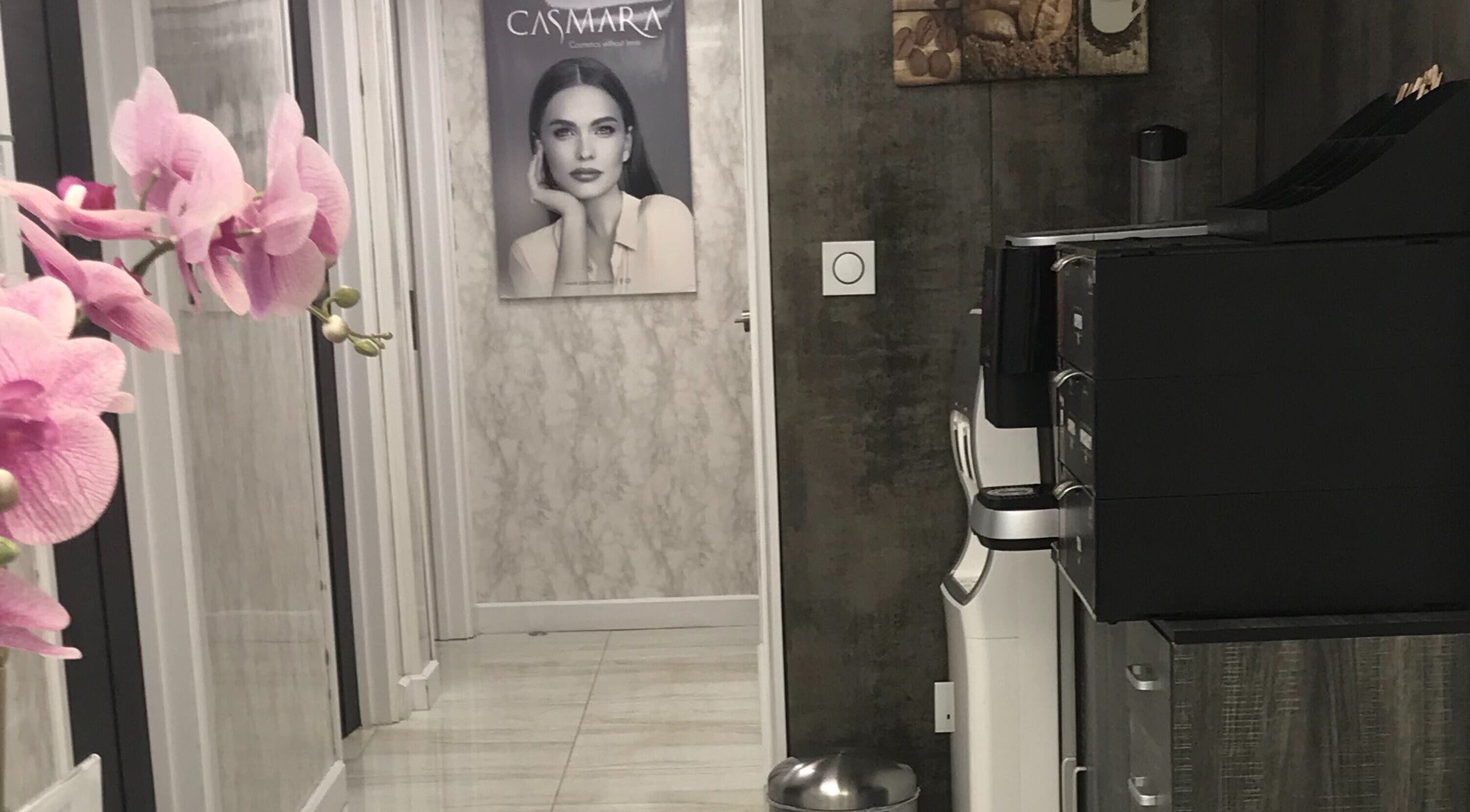 Elegant interior at Sonis Body and Mind, London, England, GB featuring a floral decor and serene ambiance.