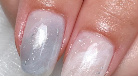 Flowery Nails – obraz 2