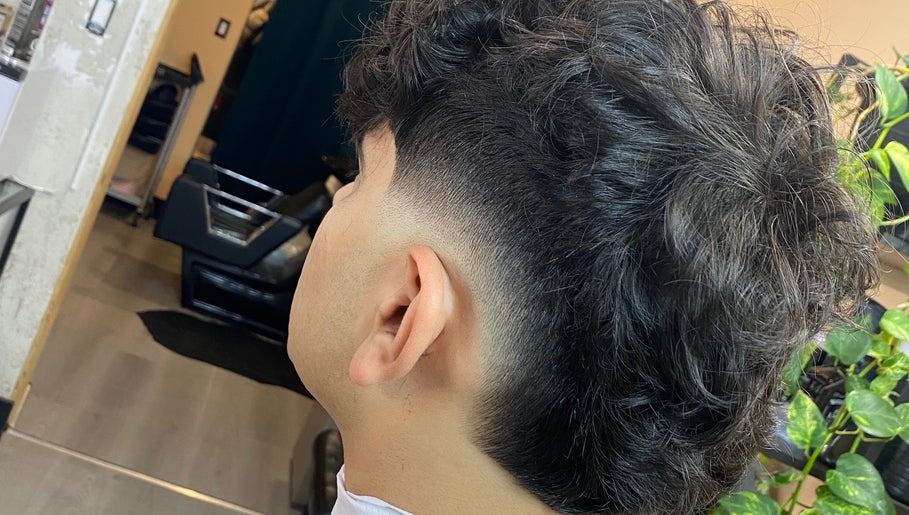 Barber Dante image 1