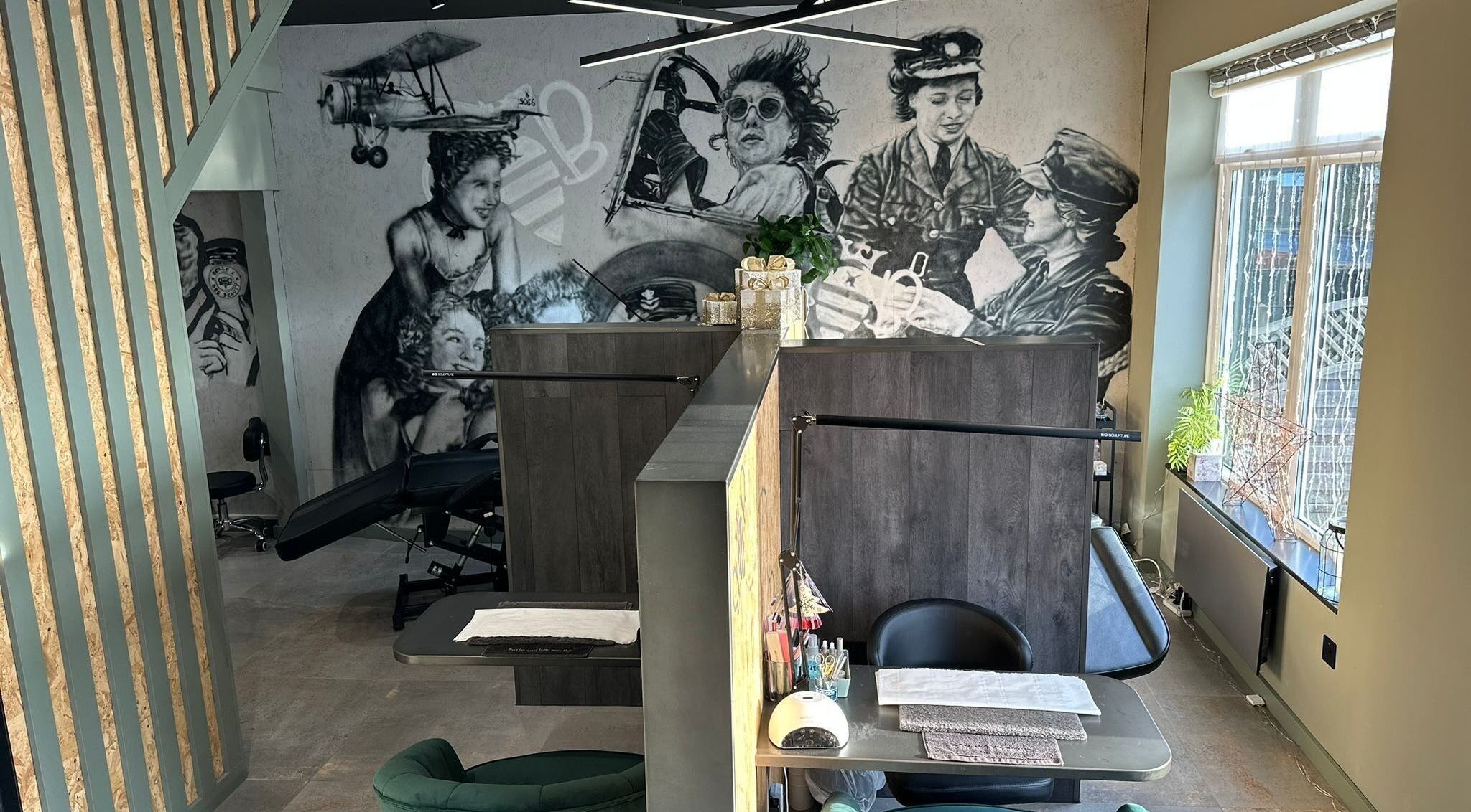 Belle & Bee Beauty X Henlow salon interior with vintage wall art, Henlow Camp, England, GB.