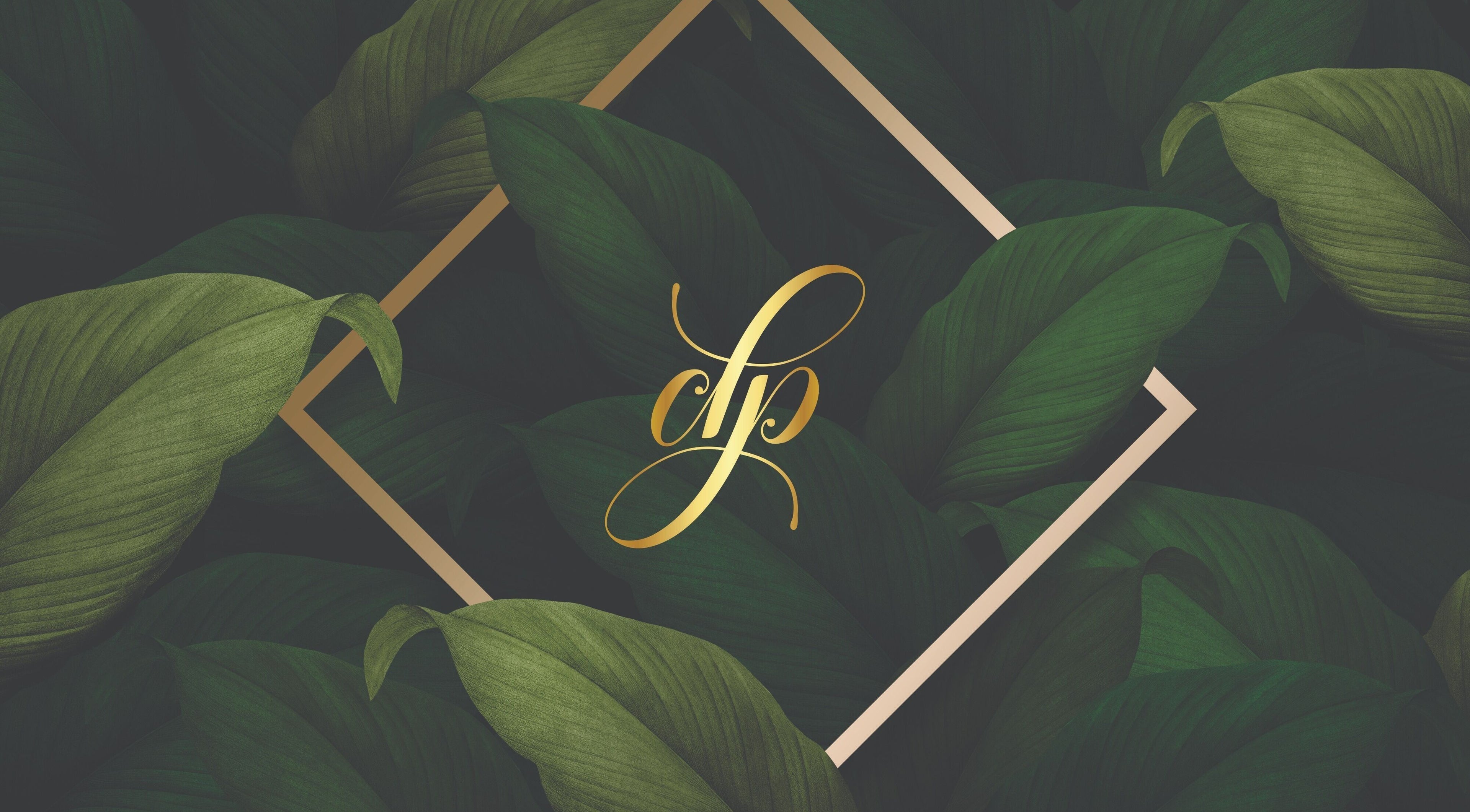 Logo elegante da Clínica Divina Pele entre folhas verdes, São José do Rio Preto, São Paulo, BR.