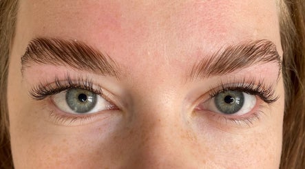 Perfectly styled eyebrows at Skin&soul by Siena in Northampton, England, GB. Enhance your natural beauty.