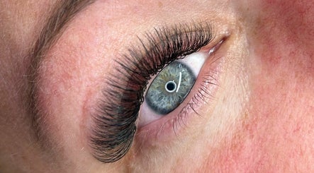 Leah’s Lash Lounge