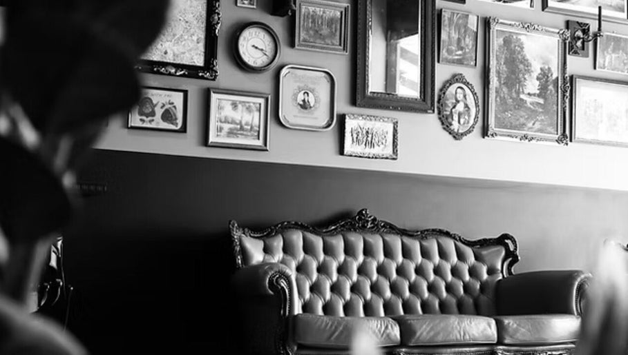صورة Ambroise Parè Barber Lounge 1
