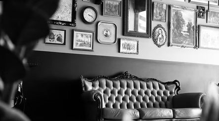 Ambroise Parè Barber Lounge