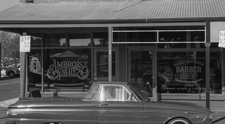 صورة Ambroise Parè Barber Lounge 2