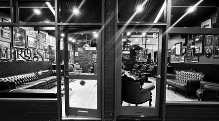 صورة Ambroise Parè Barber Lounge 3