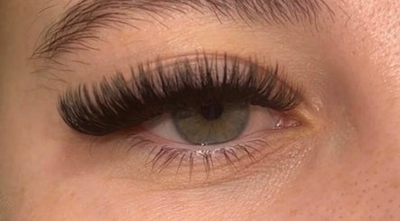 Lusty Lashes afbeelding 2