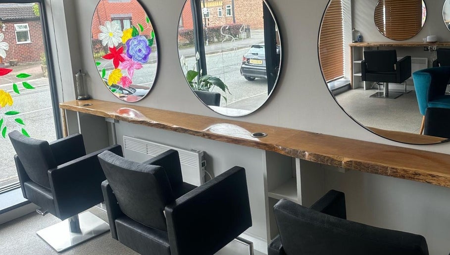 SJ Salon slika 1