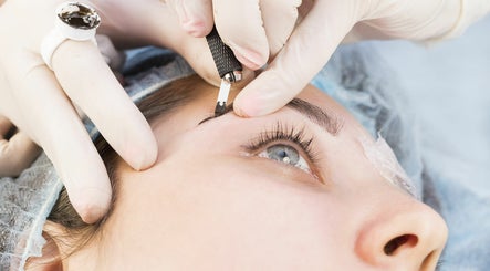 RuBrows Permanet Makeup and Nail Salon