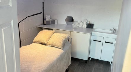 Katie’s Glam Lounge