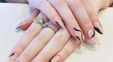 The White Nail image 3