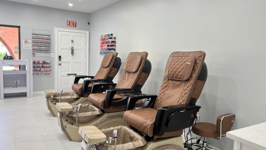 Neapolitan Nail Spa image 1