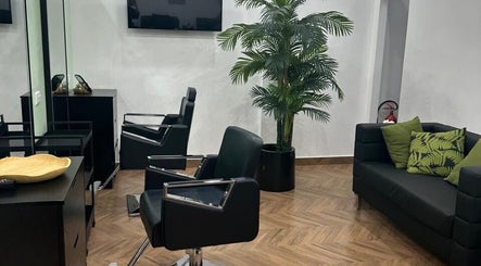 Blended Queens Beauty Saloon – obraz 2
