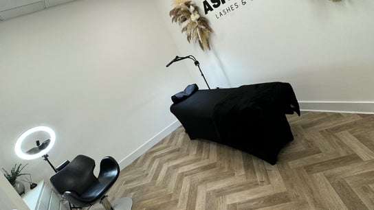 ASHLEIGH LASHES & BROWS