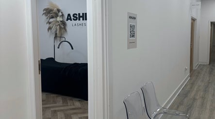 ASHLEIGH LASHES & BROWS – obraz 2