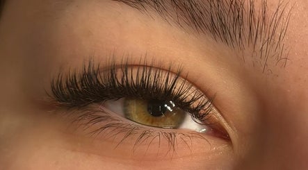 Frenchie’s Lashes afbeelding 3